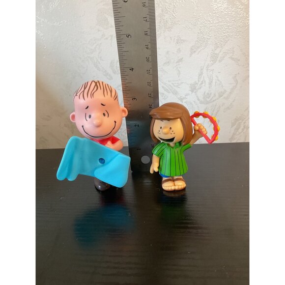 Peanuts Linus Peppermint Patty Charlie Brown Schroeder Action Figure Cake Topper - Picture 6 of 8
